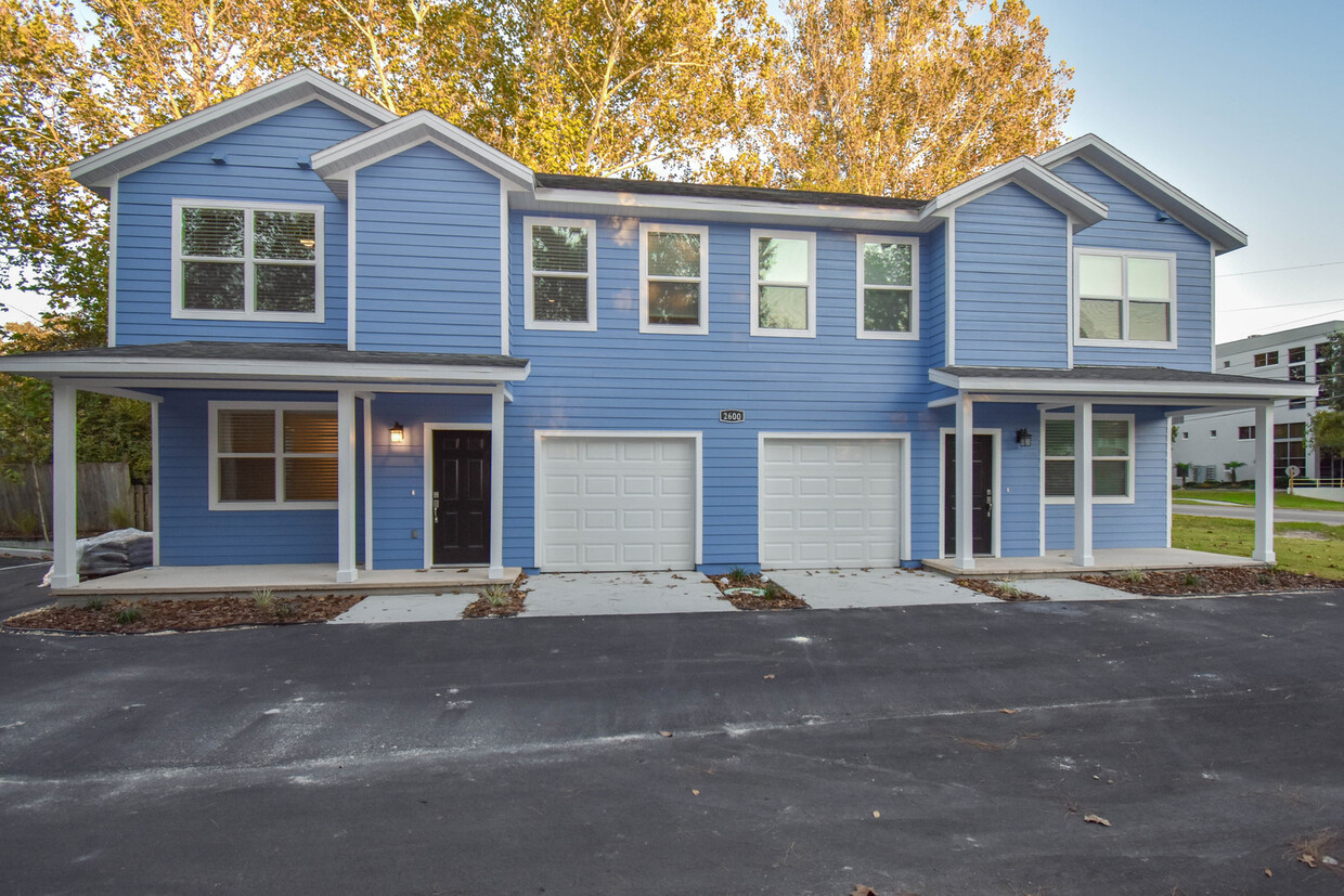 Foto principal - 2600 SW 35th Place #10 (Heather Lane)