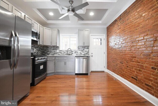 Foto del edificio - 2624 Llewelyn Ave