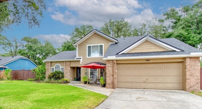 Foto del edificio - 848 Bucksaw Pl