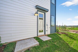 Building Photo - 3223 Loam Ln