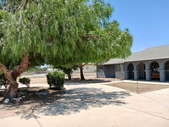 Building Photo - 7333 Oakwood Ave