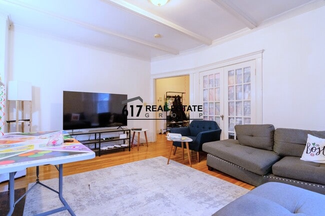 Foto del edificio - 157 Thorndike St