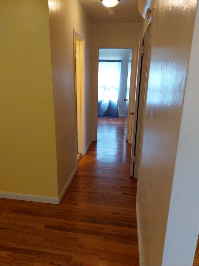 Foto del edificio - 2 Story House With a Pool in San Bernardino