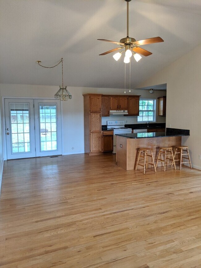 Building Photo - Fairview Rental