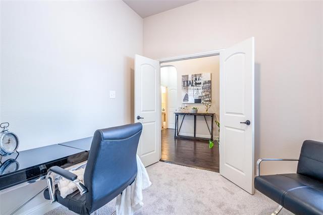 Foto del edificio - 8436 Town Walk Dr