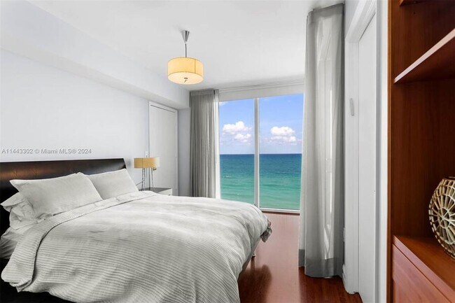 Foto del edificio - 19111 Collins Ave