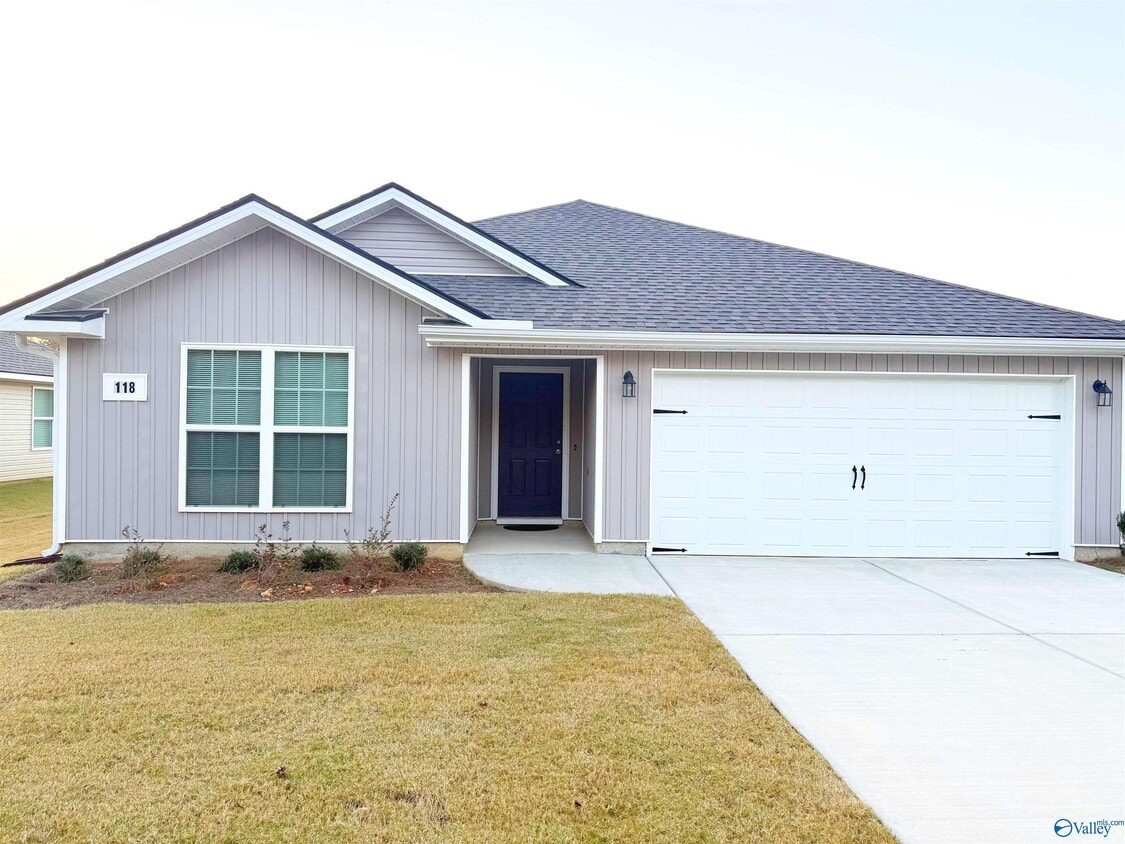 Primary Photo - 118 Fuller Dr