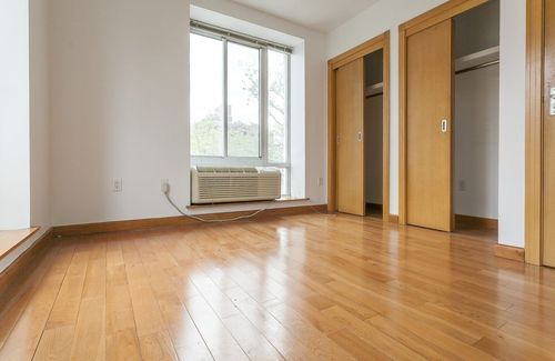 Primary Photo - 88 Ridge St