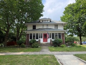 Building Photo - 801 W State St