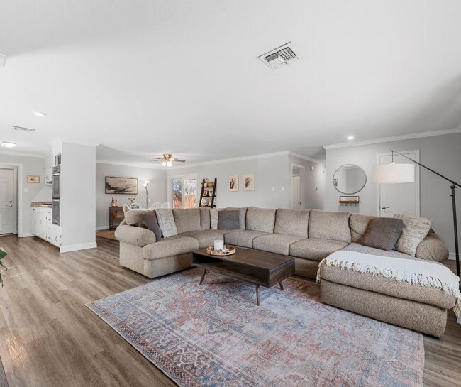 Building Photo - 6319 Wiethorn Dr