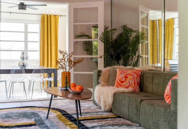 Building Photo - 260 NE 45th St