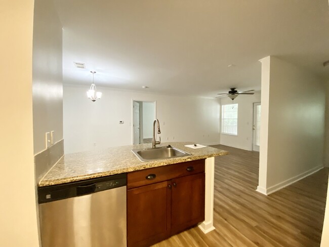 Building Photo - First Floor, Two Bedroom, Two Bathroom upd...