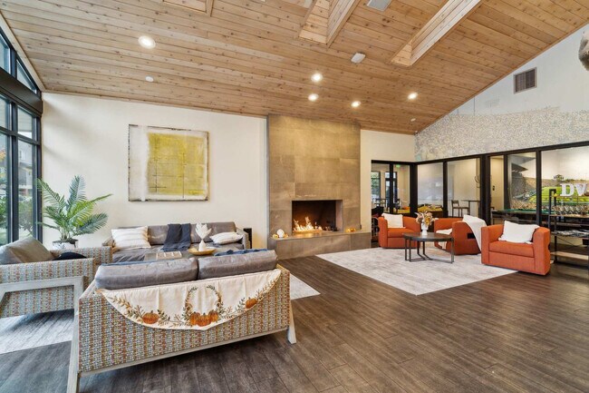 Foto del edificio - 3225 Kinsrow Ave