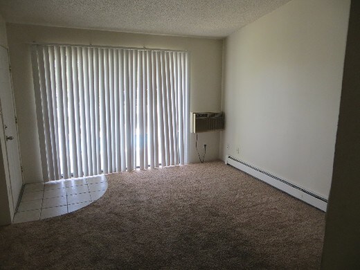 Building Photo - 532 Oakwood Dr