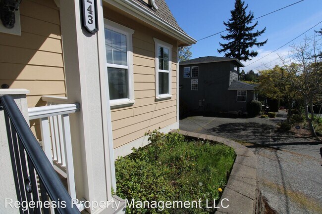 Building Photo - 3 br, 3.5 bath House - 2243 East Day Islan...