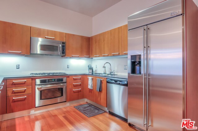 Foto del edificio - 801 S Grand Ave