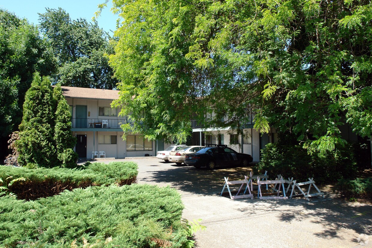 Building Photo - 27th Avenue Terrace