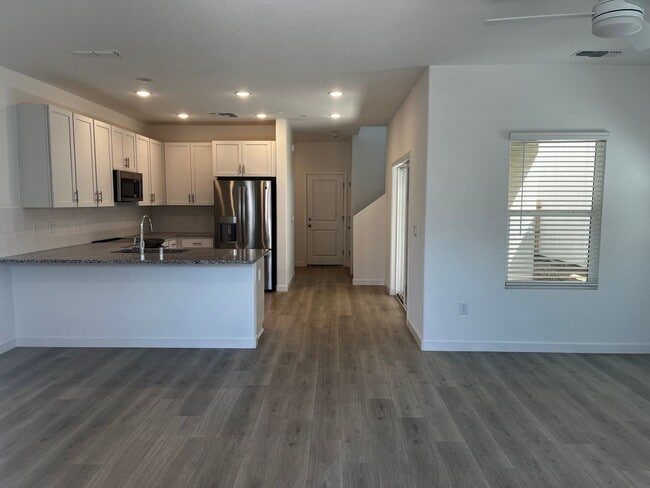 Building Photo - Beautiful New 3 Bedroom, 2.5 Bath, 1856 Sq...