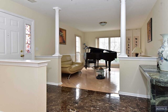 Foto del edificio - 377 Green Mountain Rd