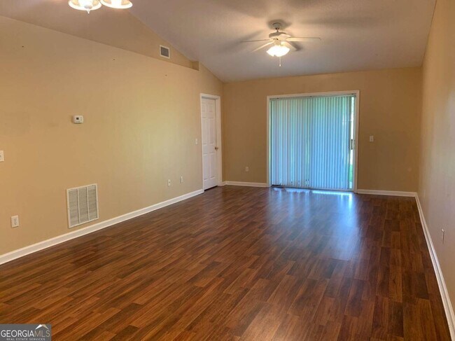 Building Photo - 402 S Grove Blvd