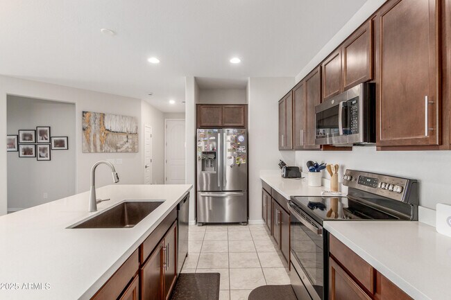 Foto del edificio - 3872 N 103rd Ave