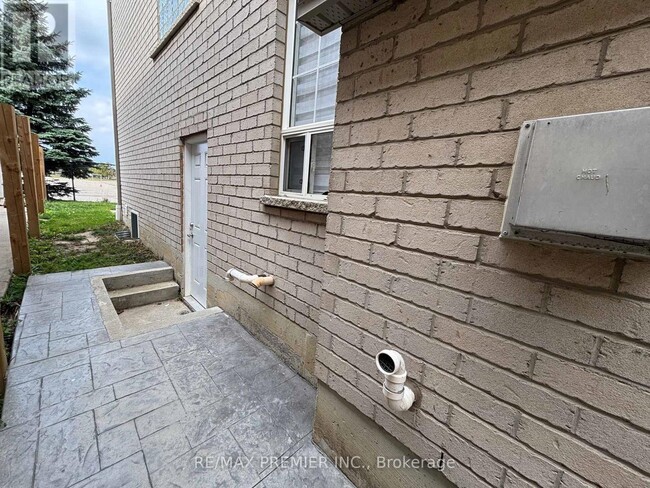 Building Photo - 106 Bologna Rd