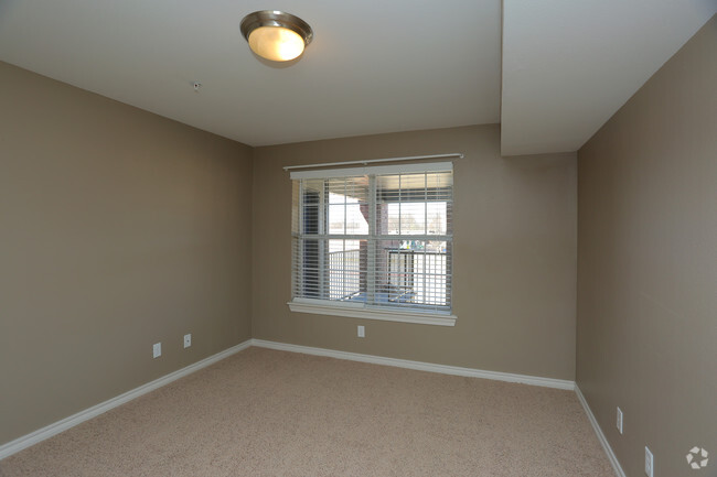 1BR - 740SF - Bedroom - Pryor Creek