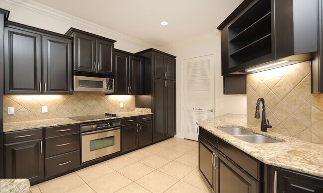 Foto del edificio - 2120 Kipling St