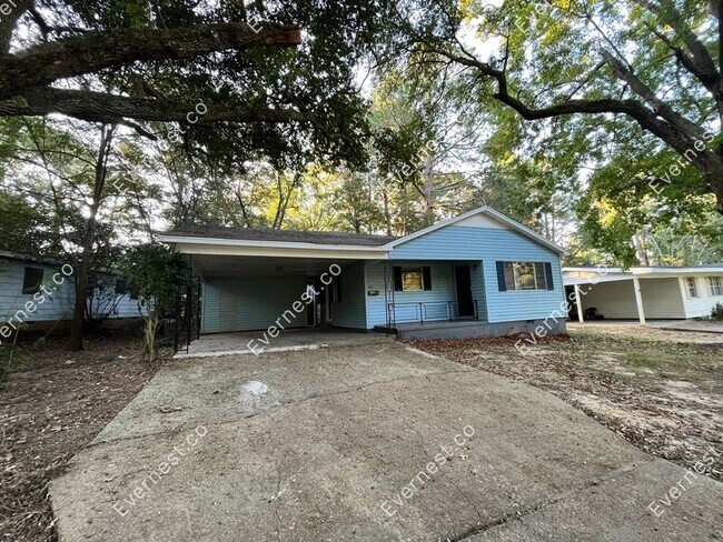 Building Photo - 647 Piermont St