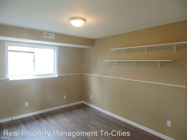 Building Photo - 1107 N 60th Ave
