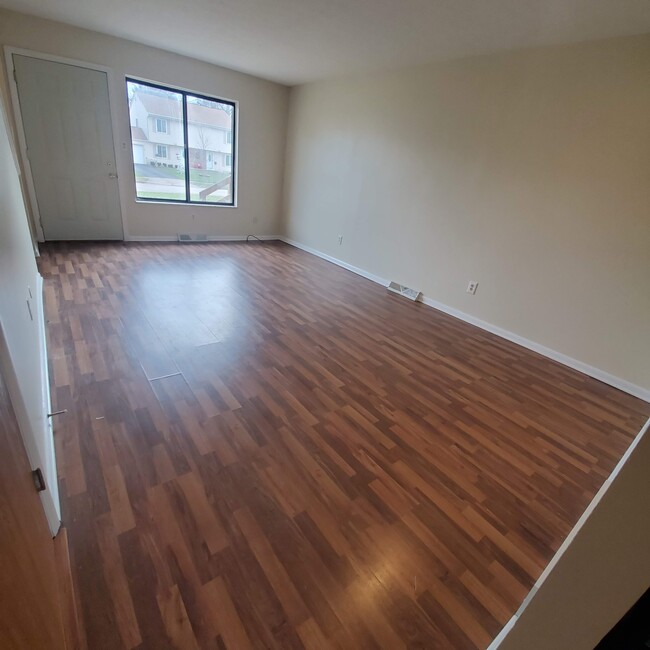 Living space - 2360 Echo Valley Dr