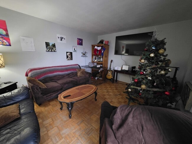 Photo du bâtiment - 332 University Ave