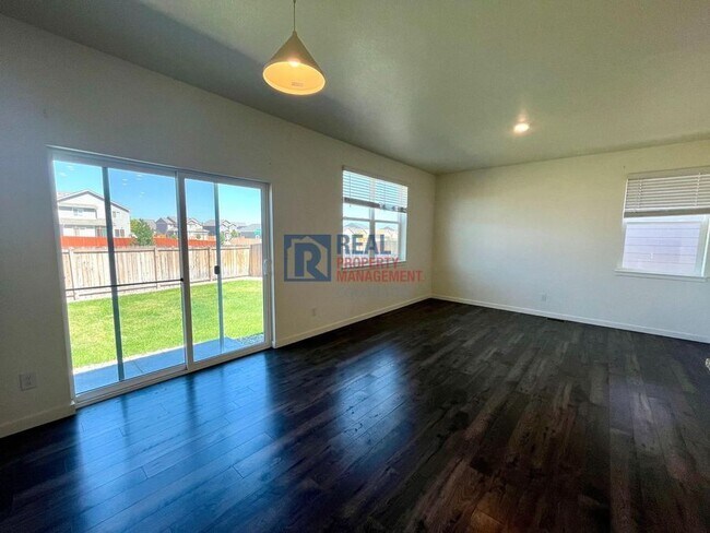 Building Photo - 10176 Castor Dr