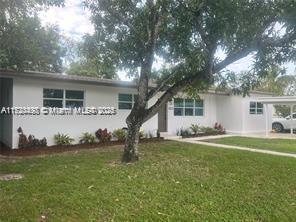 Foto principal - 8520 SW 125th St