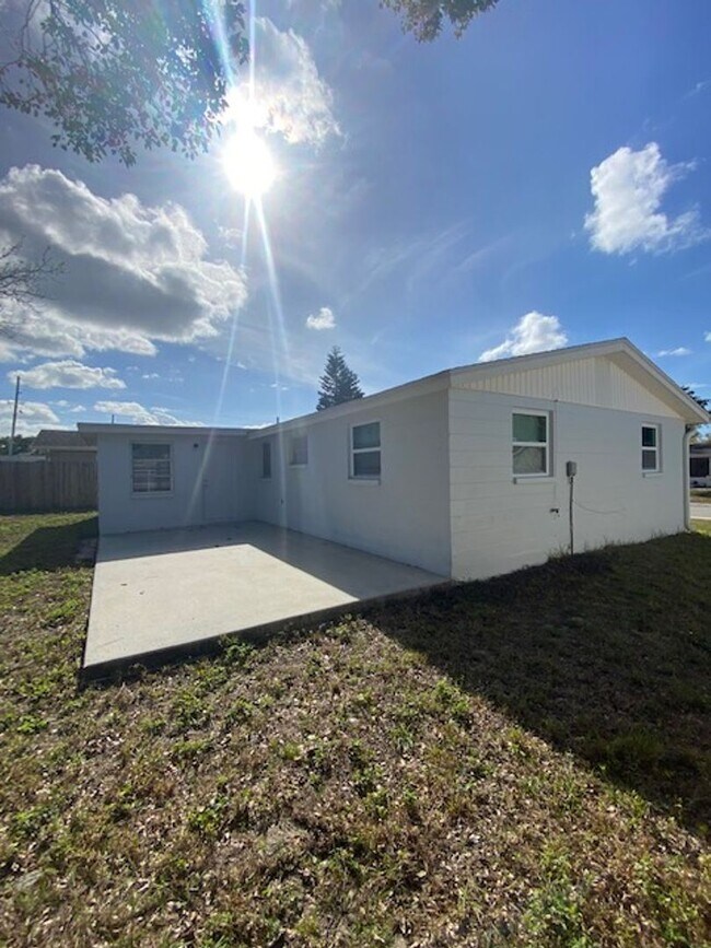 Building Photo - 3 br, 1 bath House - 9016 RAINBOW LANE
