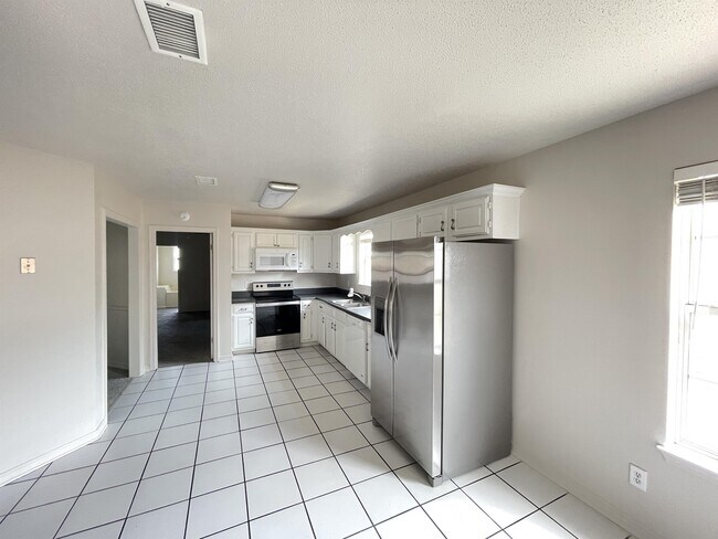Foto del edificio - 2212 Peachwood Ct