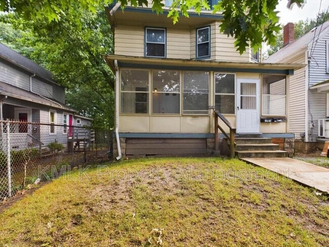 Building Photo - 486 Crouse St