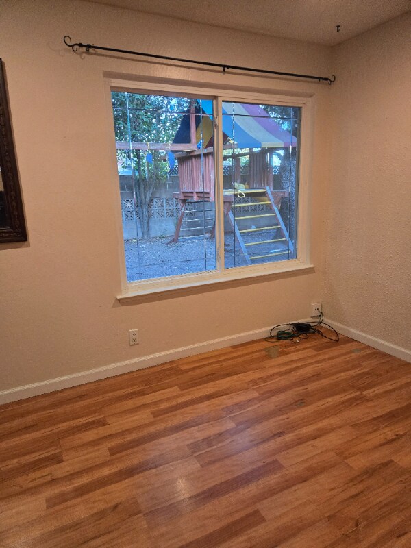 Building Photo - 4936 Dewey Dr