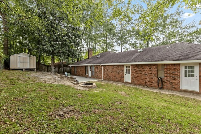 Building Photo - 3 Bedroom Single Family Home off 40th Ave.