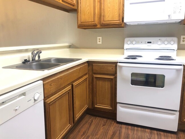 Building Photo - 2226 Millstone Dr