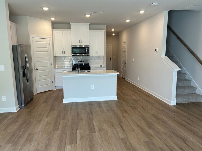 Foto del edificio - 105 Pleasure Ln