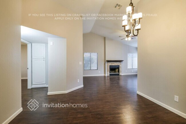 Foto del edificio - 3231 E Wescott Dr