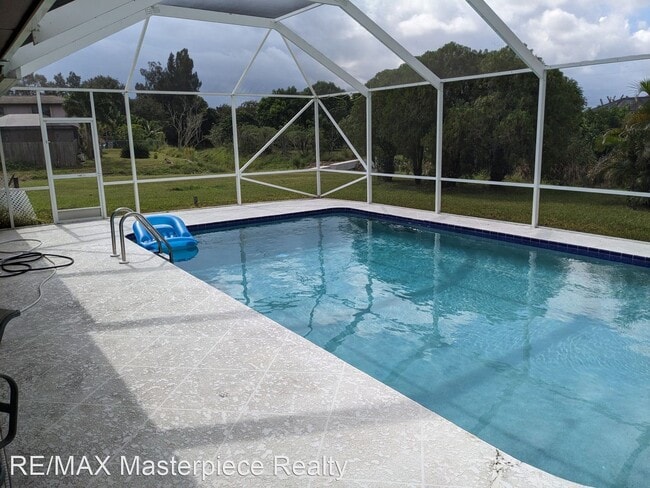 Foto del edificio - 3 br, 3 bath House - 344 NW Ferris Drive