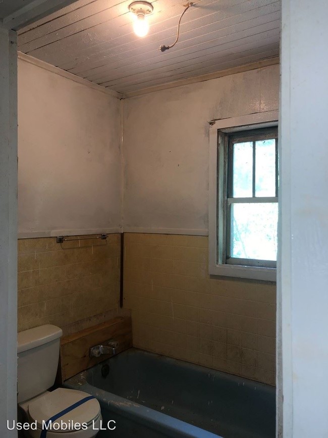 Building Photo - 3 br, 1 bath House - 204 Pinto Road