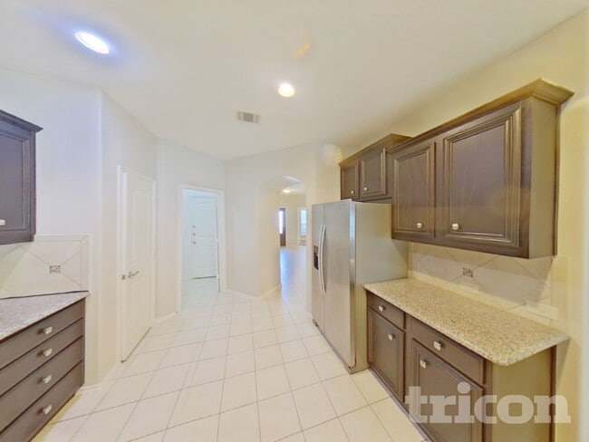 Foto del edificio - 3105 Oakcrest Dr