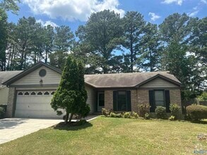 Building Photo - 136 Hollington Dr NE