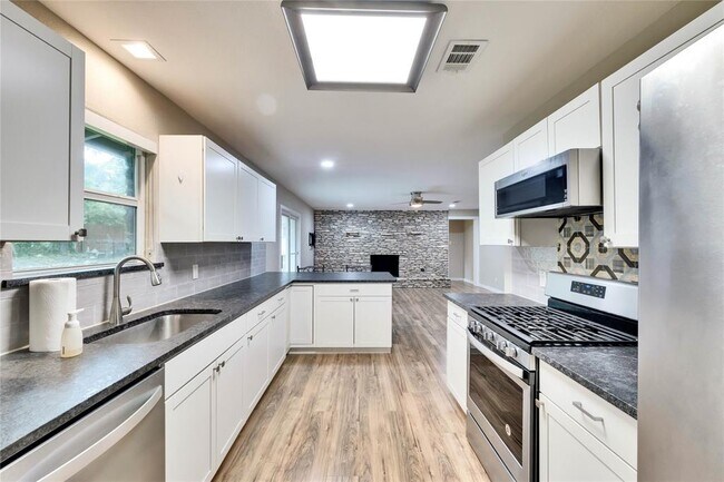 Foto del edificio - 11405 Oakwood Dr