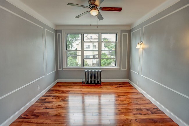 Foto del edificio - 166 Woodridge St