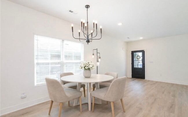 Building Photo - 3BR/2.5BA Home for Rent in Jeffersonville!  Two Car Attached Garage!