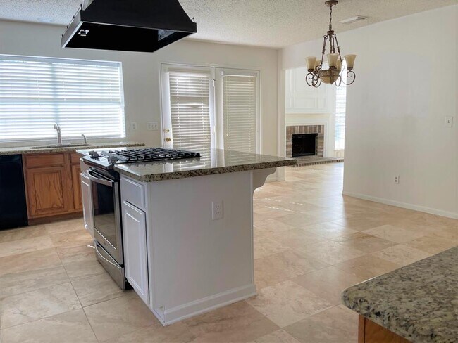 Foto del edificio - 16903 River Willow Dr